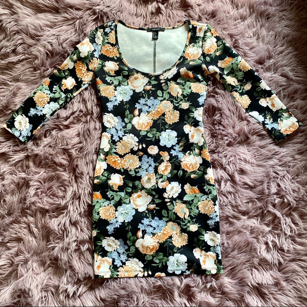 ❌SOLD❌ Floral Quarter-Sleeve Dress